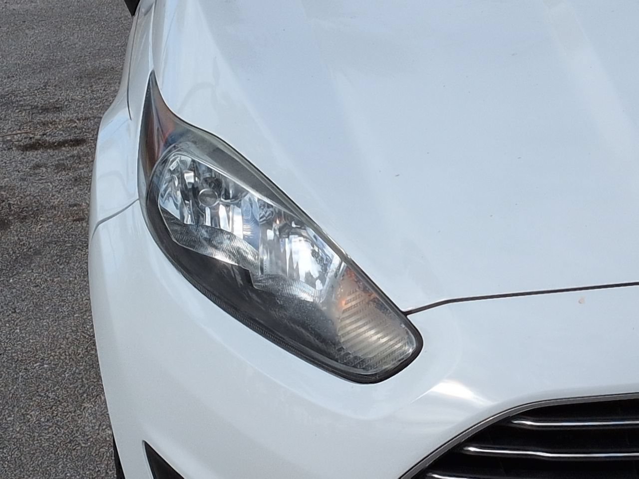 Used 2014 Ford Fiesta SE w/ Equipment Group 201A FWD image 9