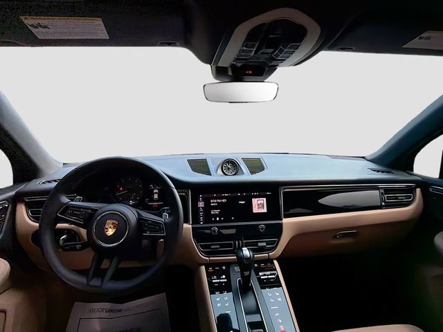 Used 2023 Porsche Macan Turbo image 16