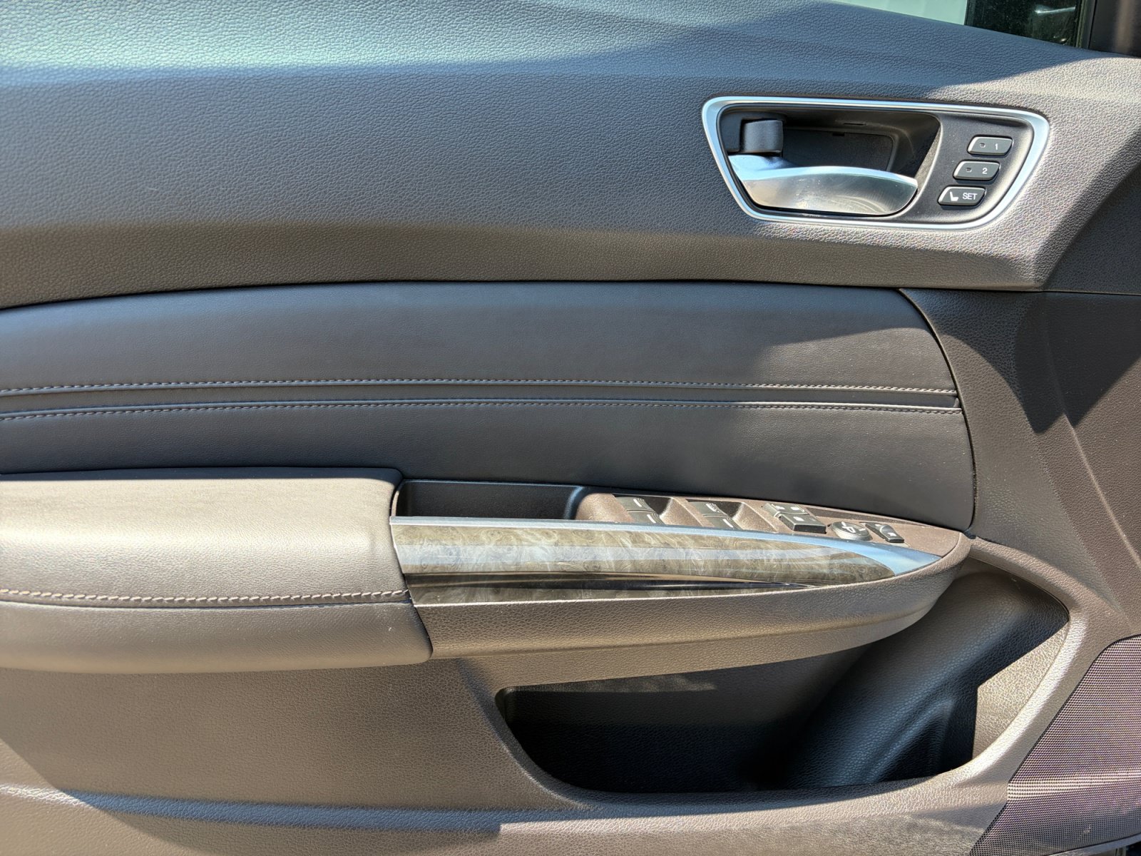 Used 2018 Acura TLX V6 SH-AWD image 14