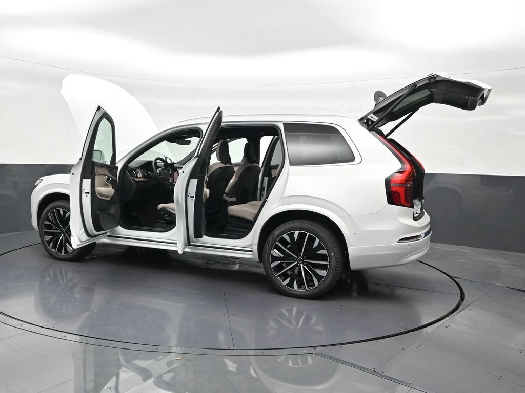 New 2026 Volvo XC90 T8 Plus w/ Protection Package Premier AWD/4WD image 32