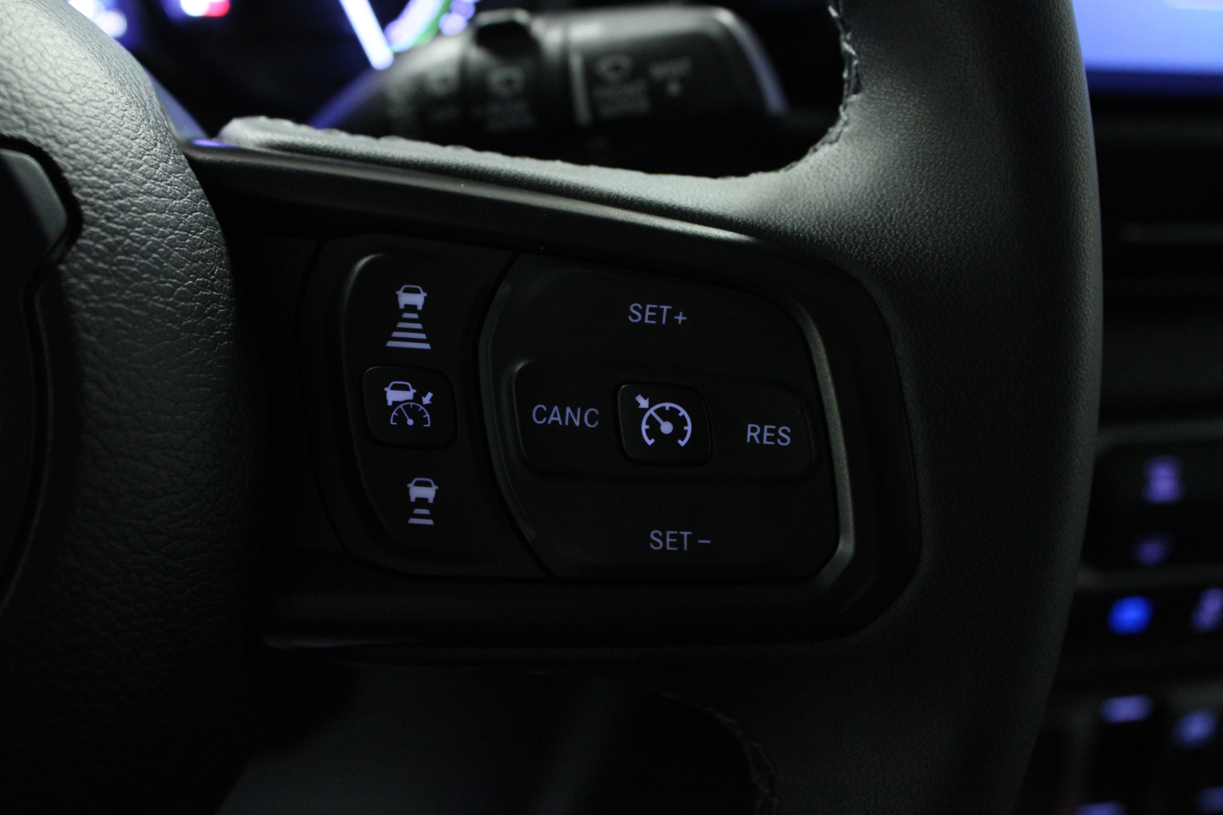 Used 2025 Jeep Wrangler Willys AWD/4WD image 21
