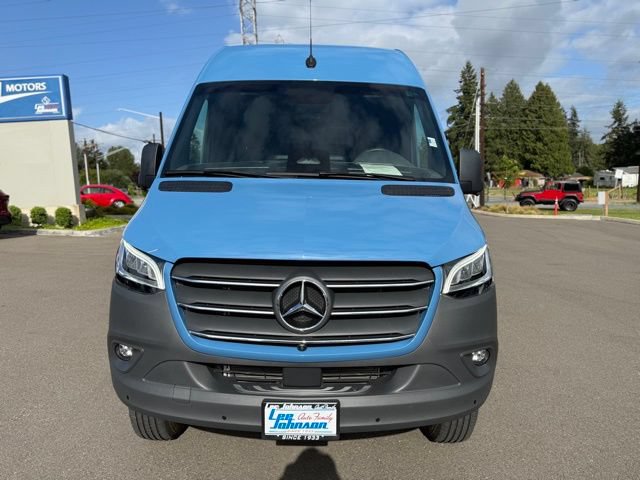 Used 2025 Mercedes-Benz Sprinter 2500 image 2