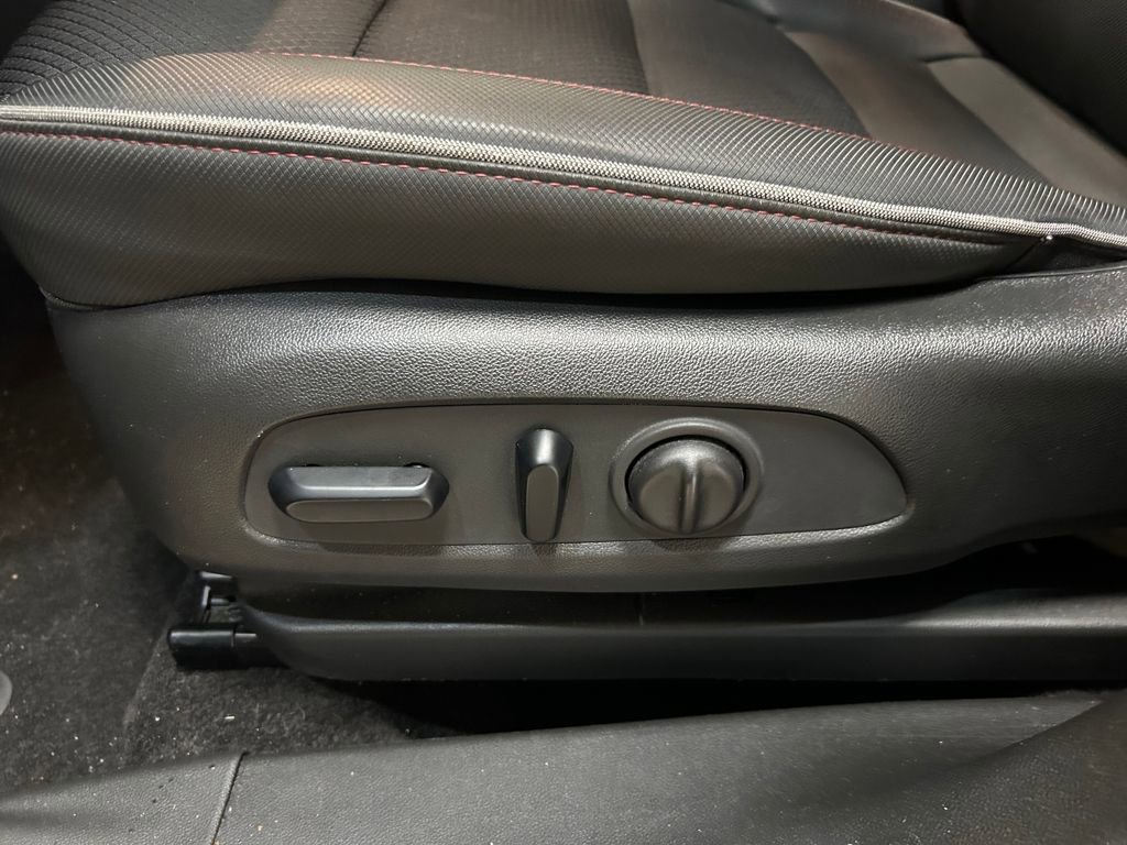 Used 2022 Chevrolet TrailBlazer RS w/ Technology Package image 27