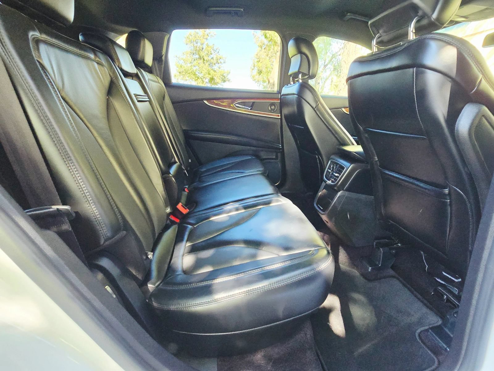Used 2016 Lincoln MKX Select w/ Select Plus Package FWD image 32