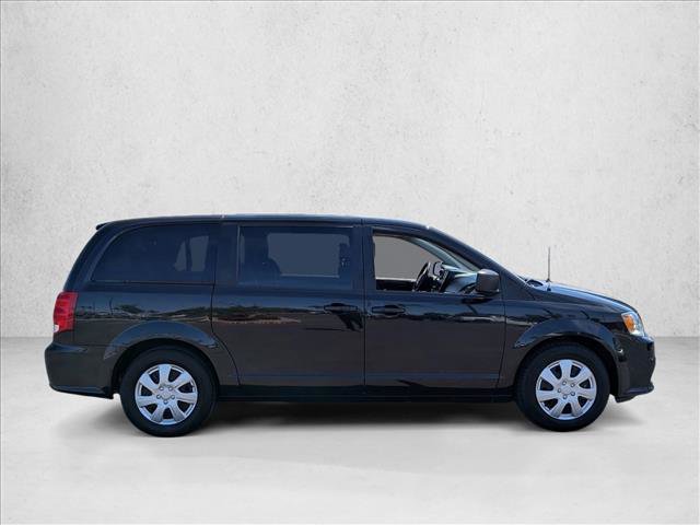 Used 2018 Dodge Grand Caravan SE w/ UConnect Hands-Free Group FWD image 4