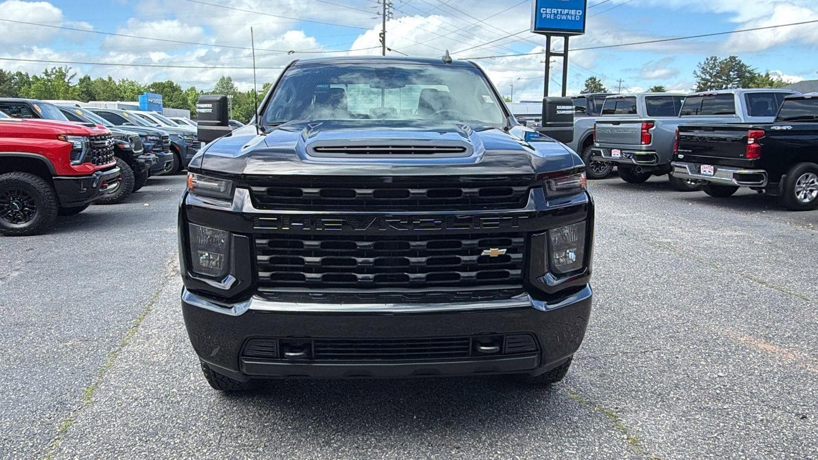 Used 2022 Chevrolet Silverado 2500 Custom w/ Custom Value Package AWD/4WD image 2