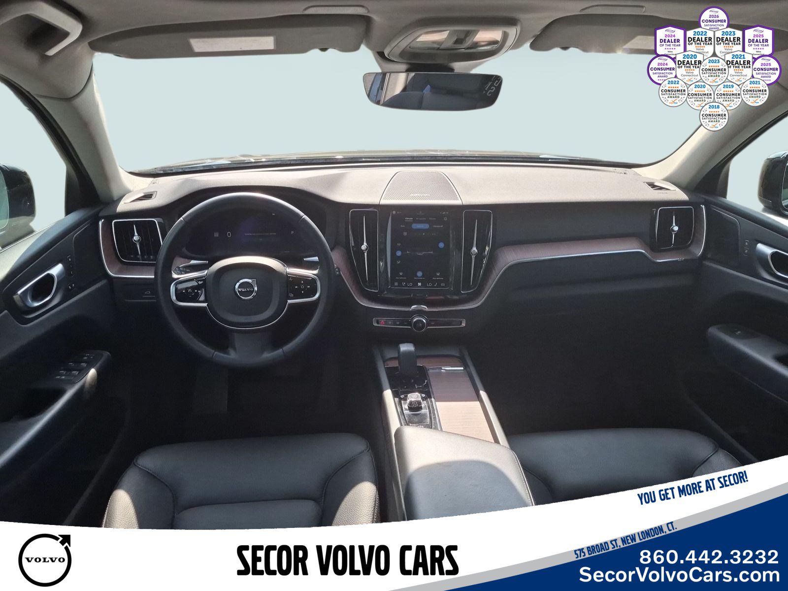 Certified 2024 Volvo XC60 T8 Plus w/ Protection Package Premier AWD/4WD image 20