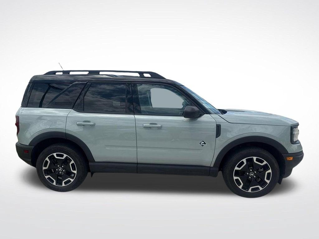 Used 2024 Ford Bronco Sport Outer Banks w/ Tech Package AWD/4WD image 2