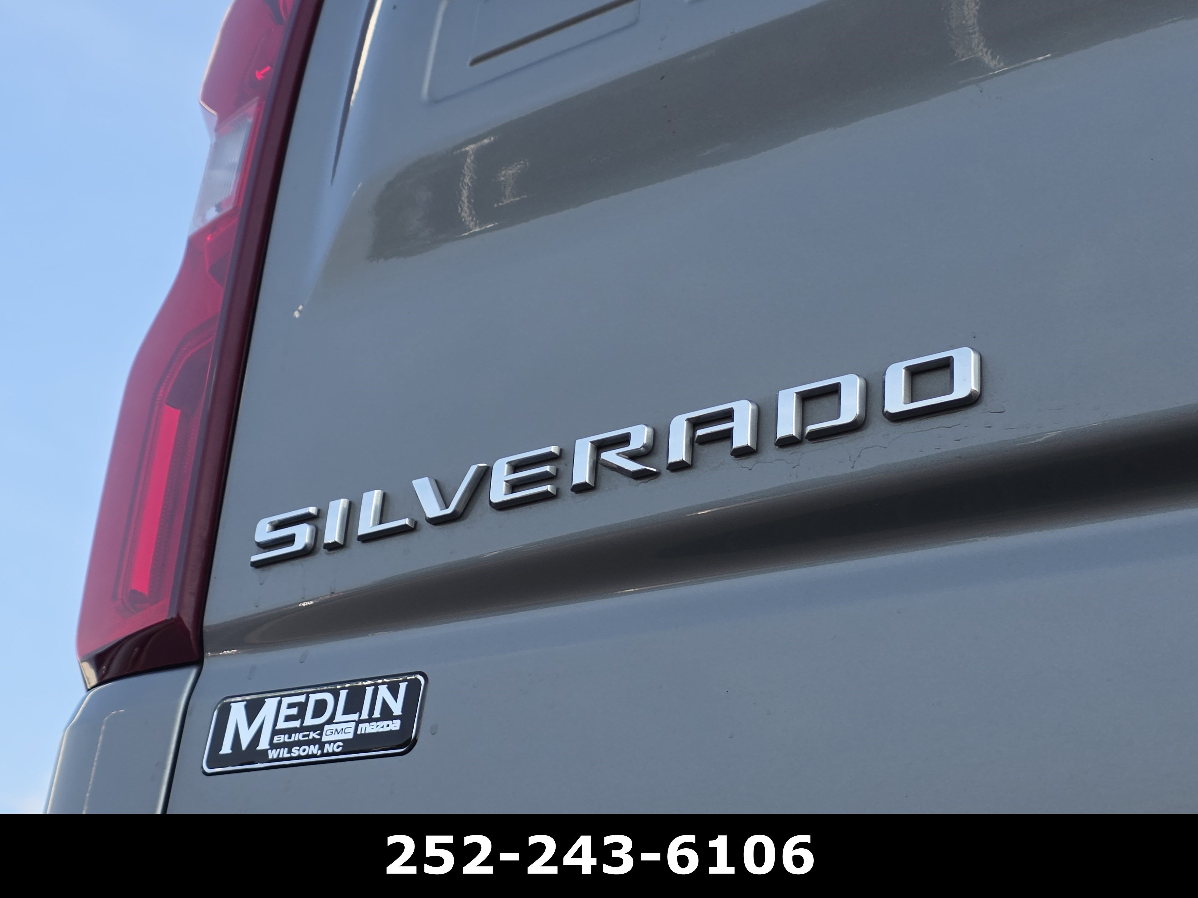 Used 2023 Chevrolet Silverado 1500 LTZ w/ LTZ Premium Package AWD/4WD image 46
