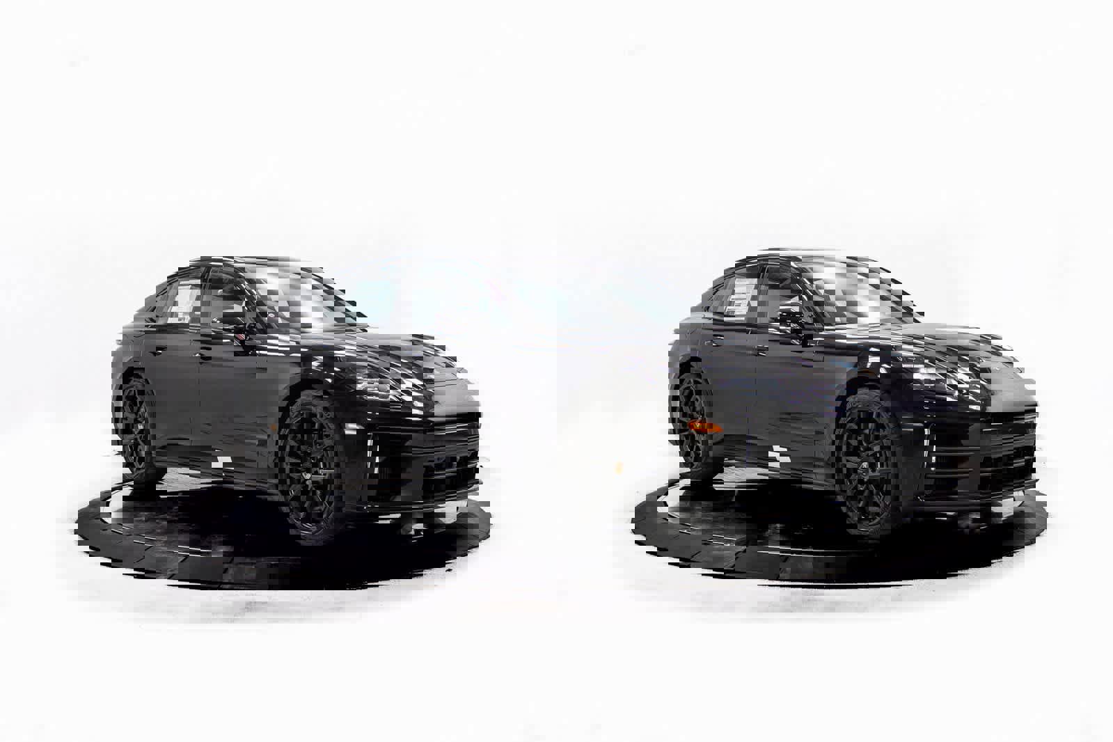 New 2025 Porsche Panamera 4 image 9