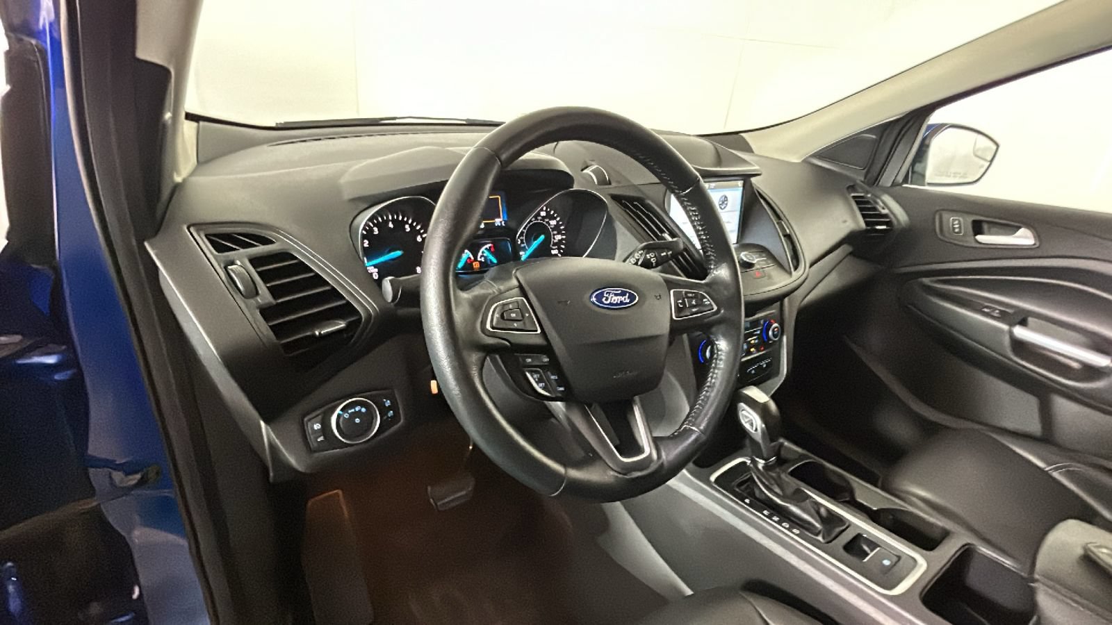 Used 2019 Ford Escape SEL AWD/4WD image 16