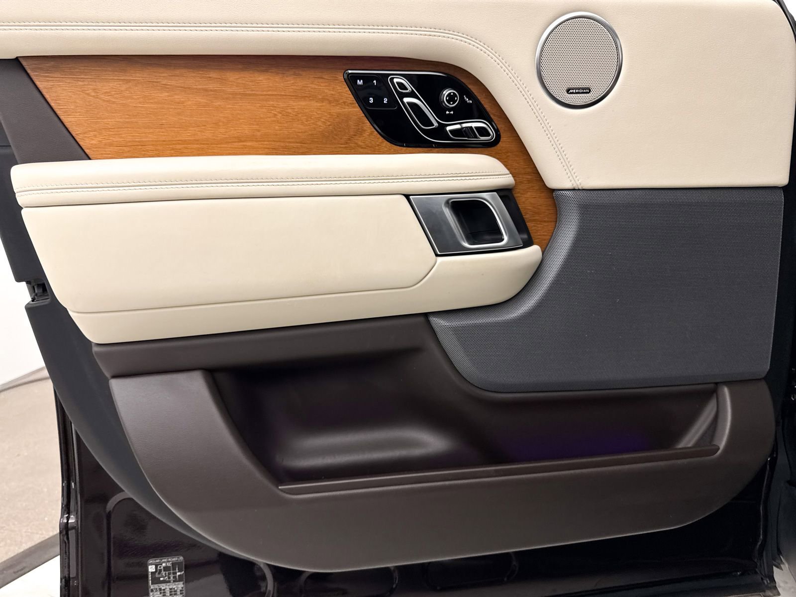 Used 2021 Land Rover Range Rover P525 Westminster Edition LWB image 29