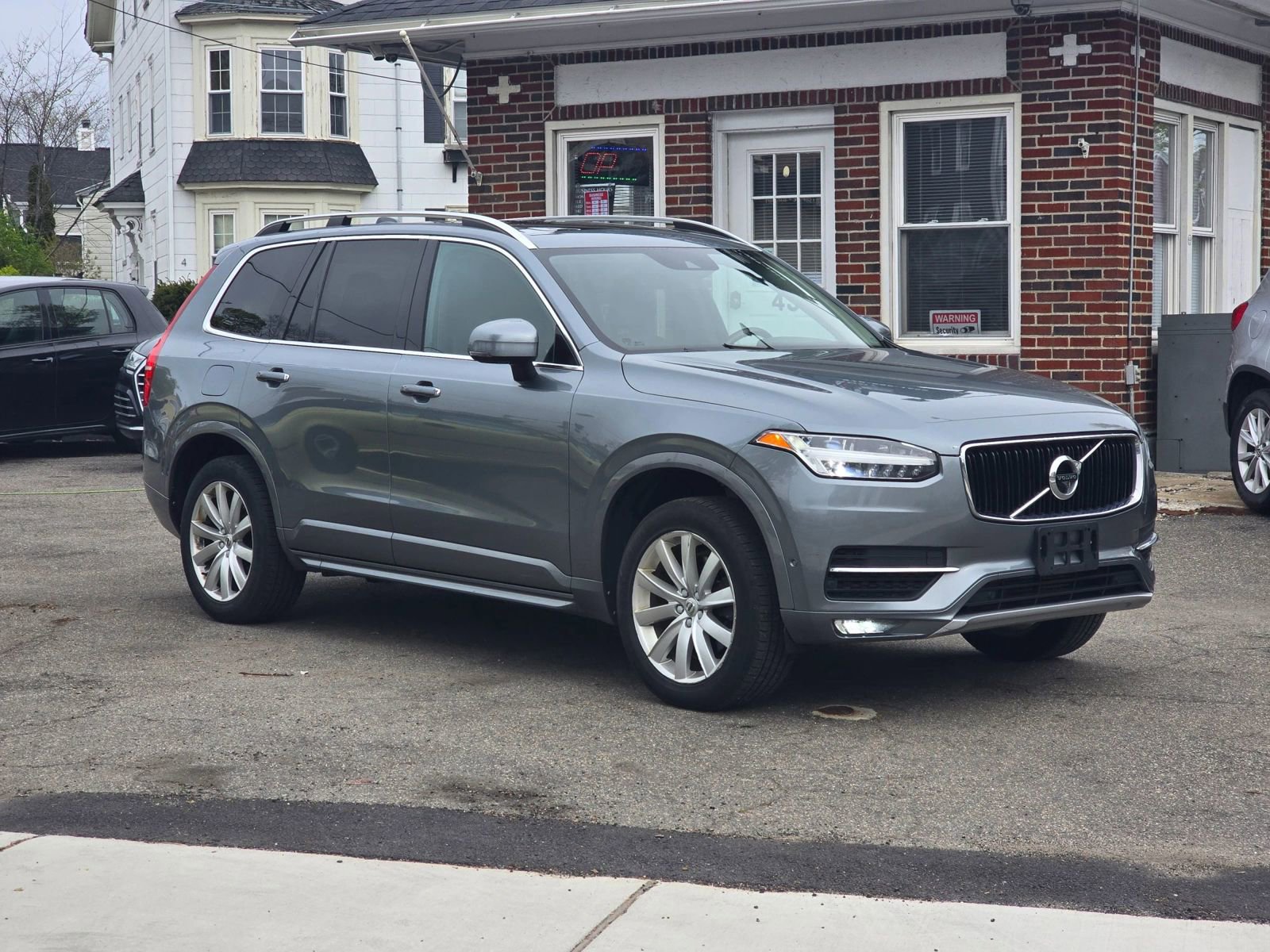Used 2018 Volvo XC90 T5 Momentum w/ Convenience Package