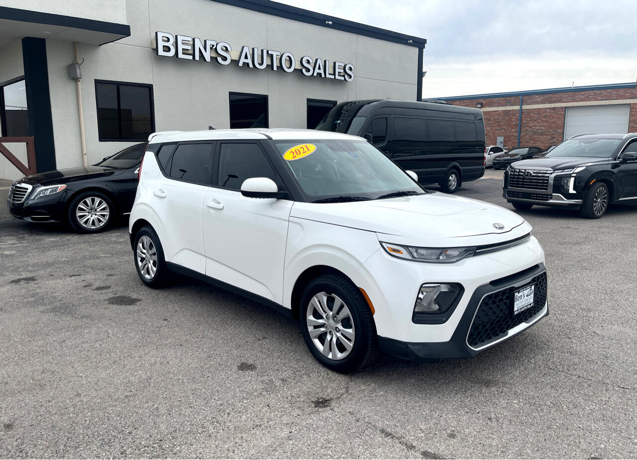 Used 2021 Kia Soul LX image 4