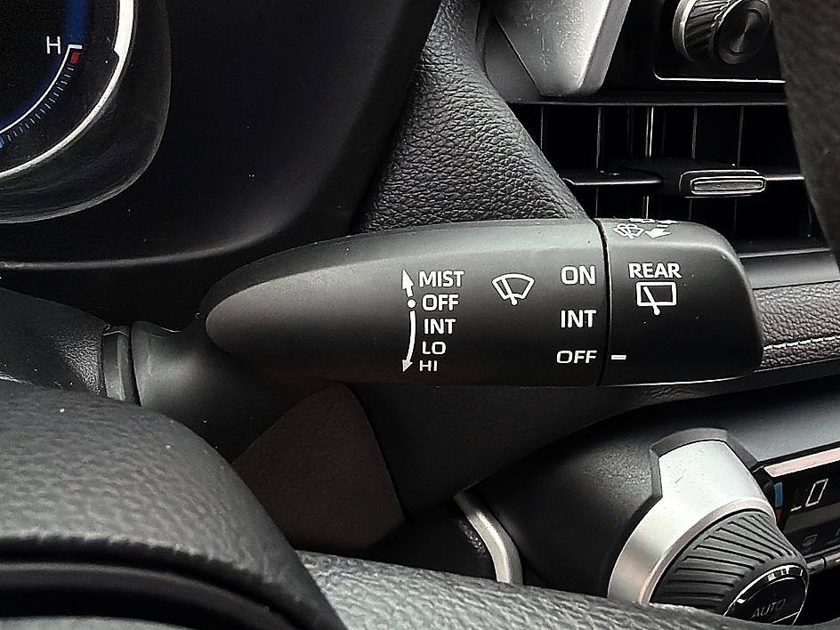 Used 2023 Toyota RAV4 LE AWD/4WD image 19