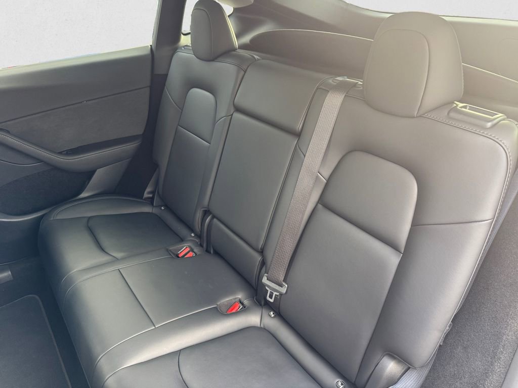 Used 2024 Tesla Model Y Long Range image 13