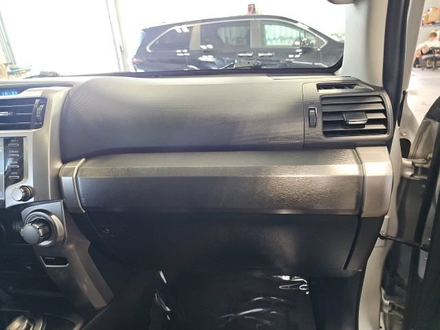 Used 2020 Toyota 4Runner SR5 Premium w/ Moonroof Package AWD/4WD image 39