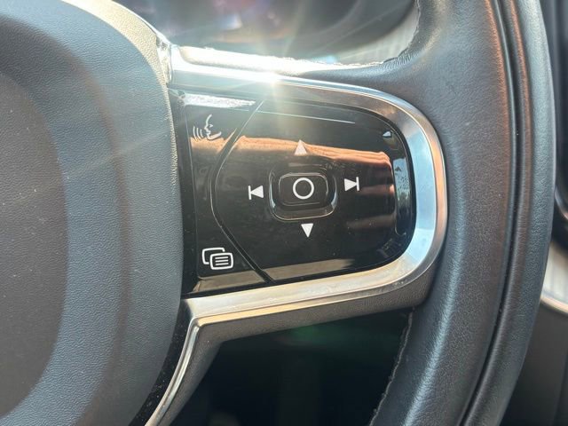 Used 2022 Volvo XC60 B5 Inscription w/ Climate Package image 20