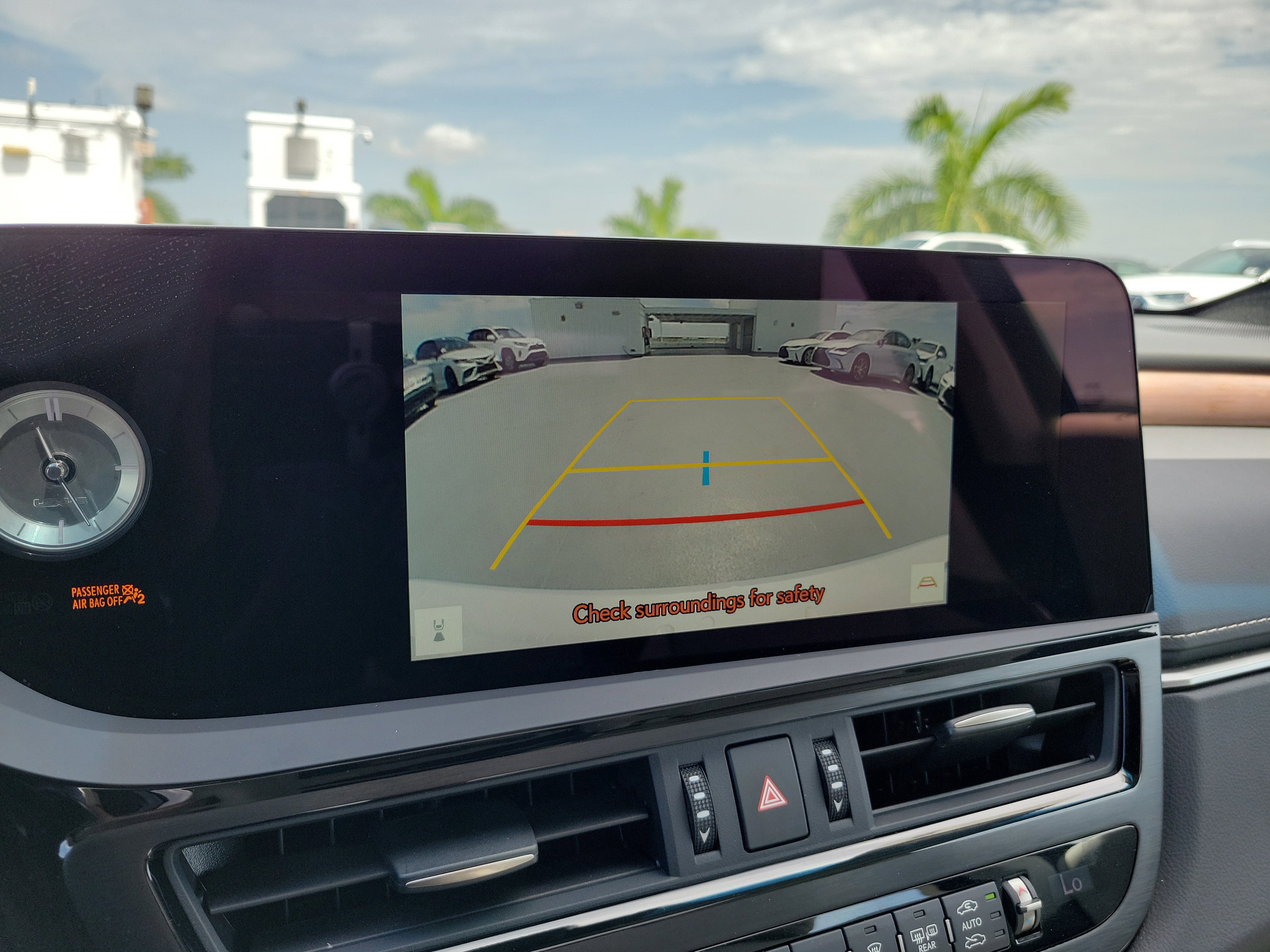 Used 2025 Lexus ES 350 w/ Premium Package FWD image 32