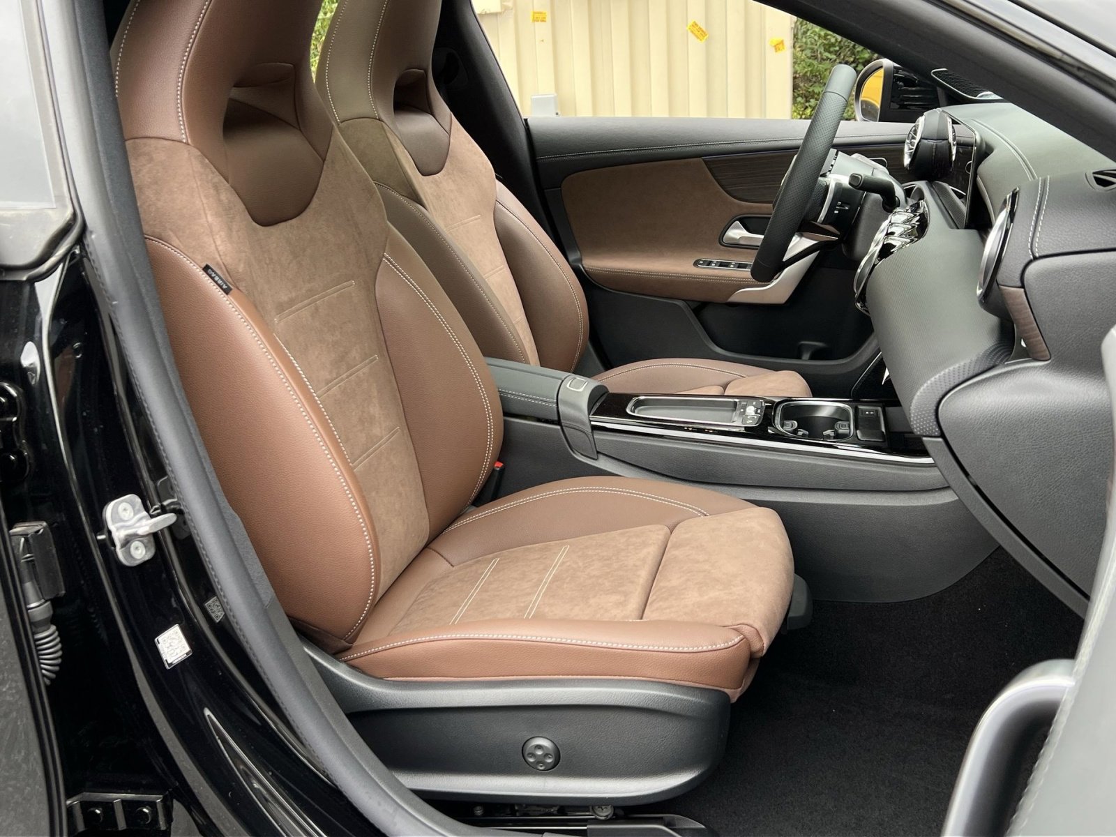 Certified 2025 Mercedes-Benz CLA 250 4MATIC image 25