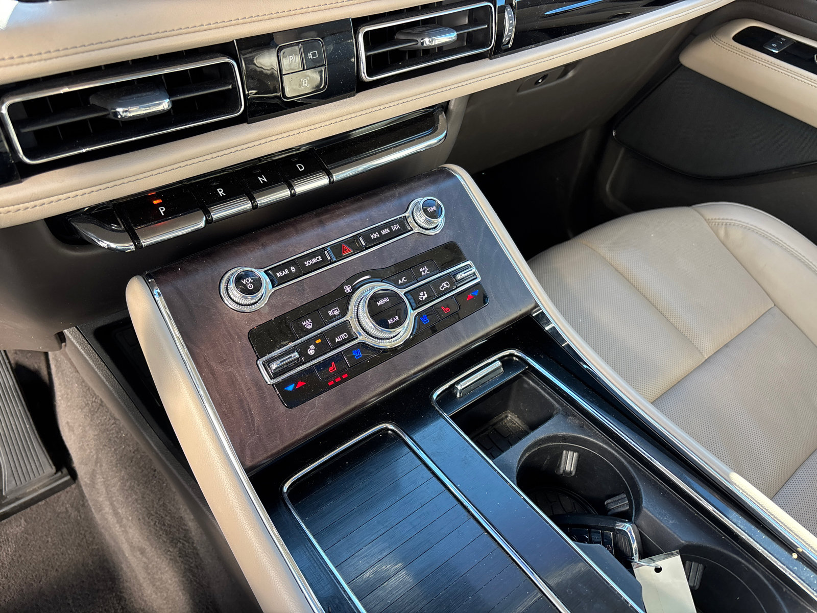 Certified 2022 Lincoln Aviator Reserve w/ Equipment Group 201A image 24