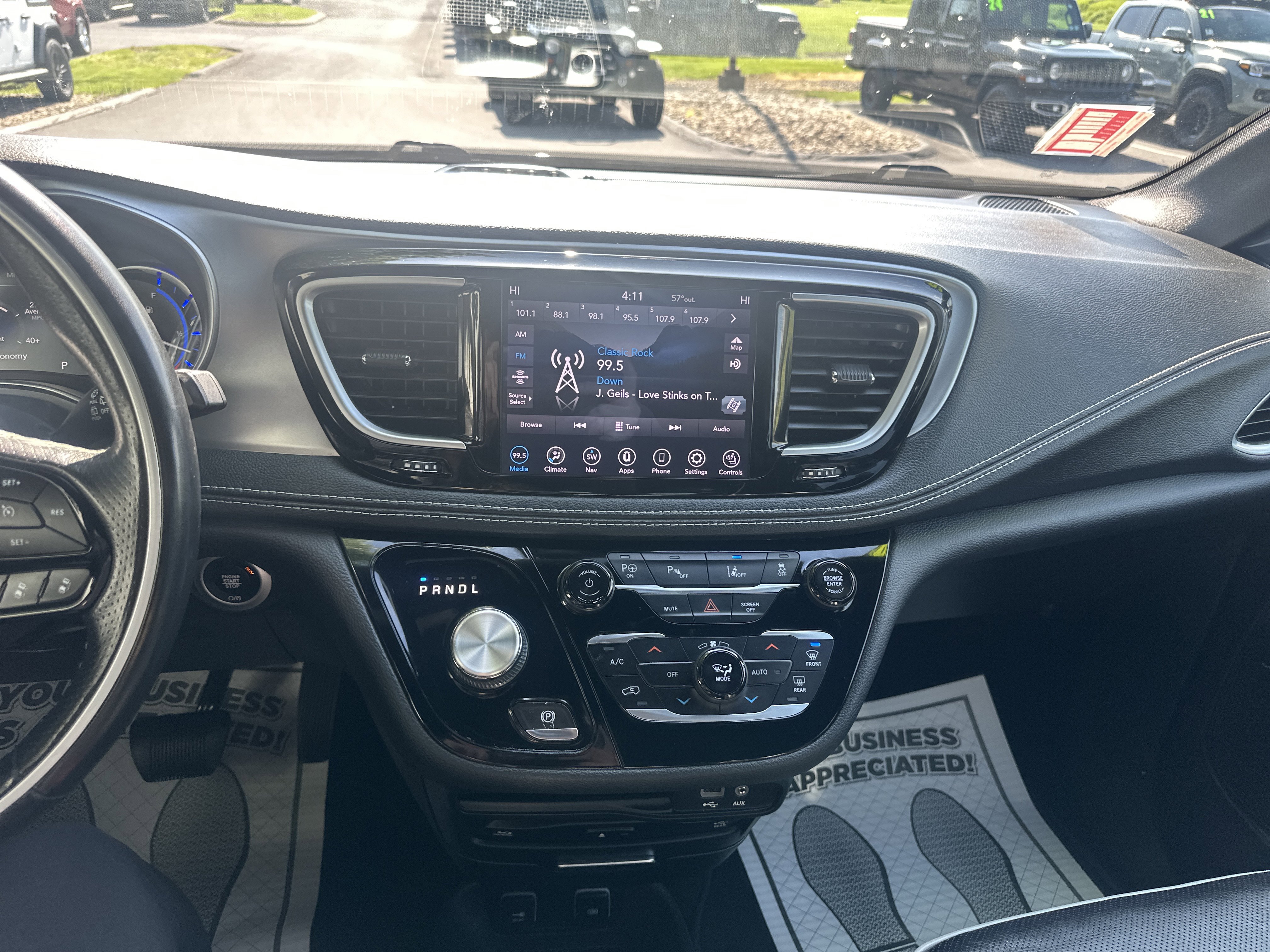 Used 2020 Chrysler Pacifica Limited w/ Advanced Safetytec Group image 25