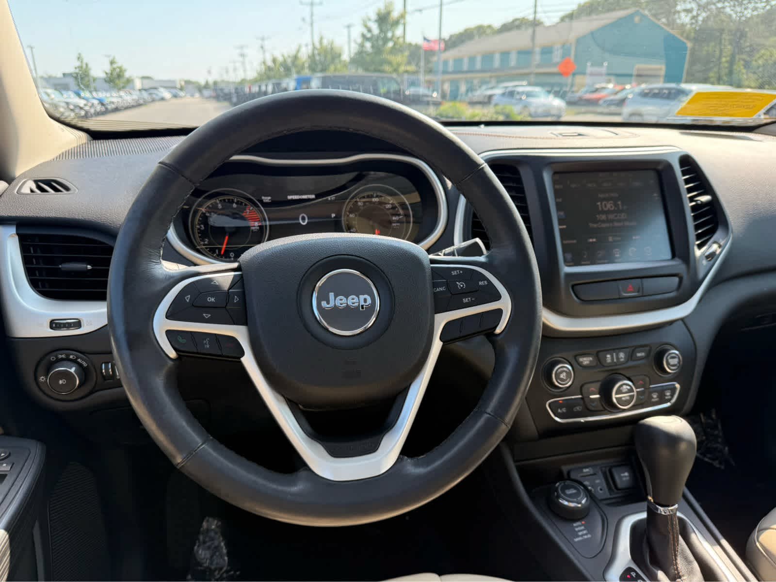 Used 2016 Jeep Cherokee Limited AWD/4WD image 15