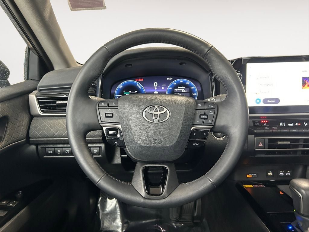 Used 2025 Toyota Camry XLE AWD/4WD image 15