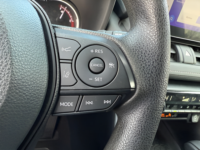 Used 2023 Toyota RAV4 XLE AWD/4WD image 17