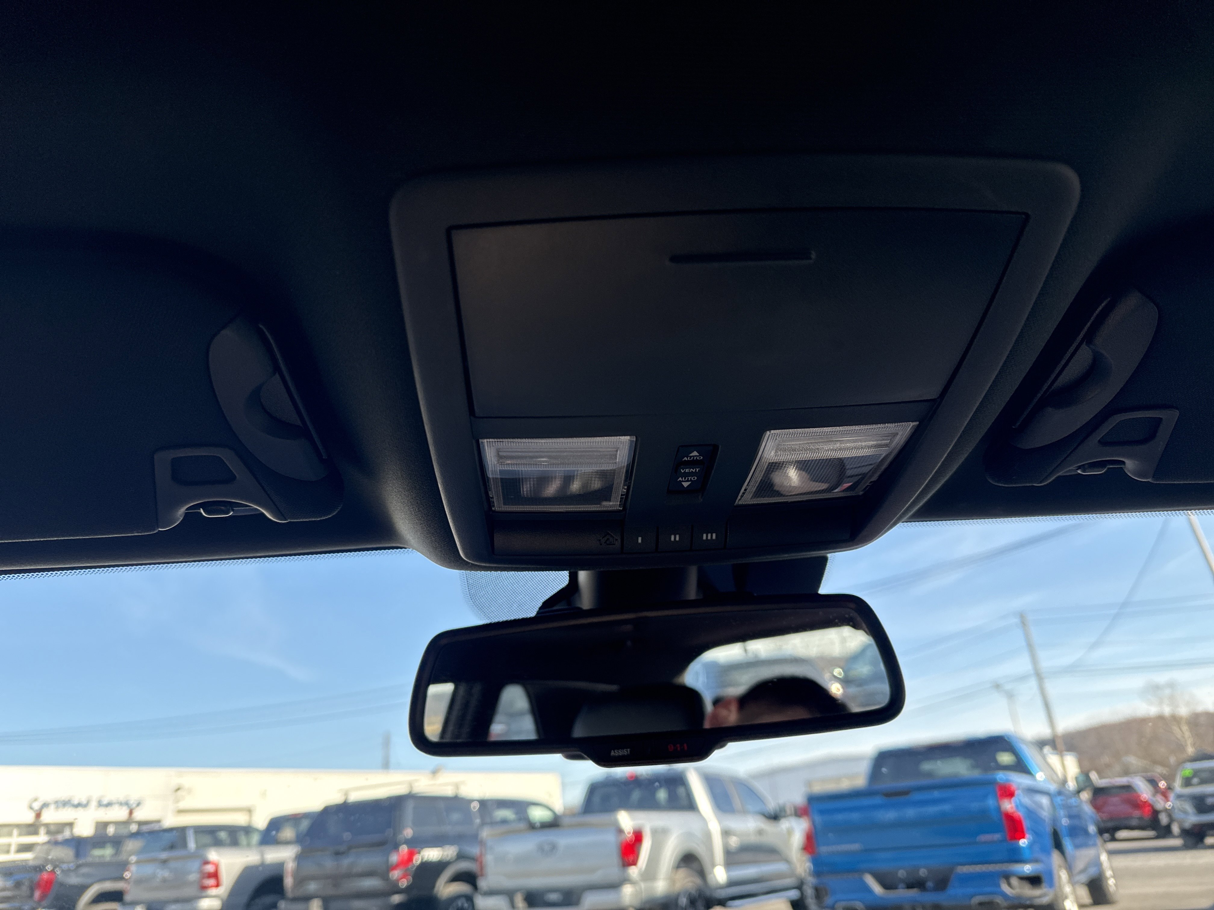 Used 2016 Dodge Challenger SRT w/ Technology Group image 28