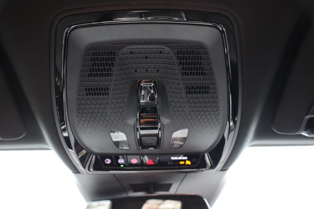 Used 2024 Cadillac Lyriq Sport RWD image 16