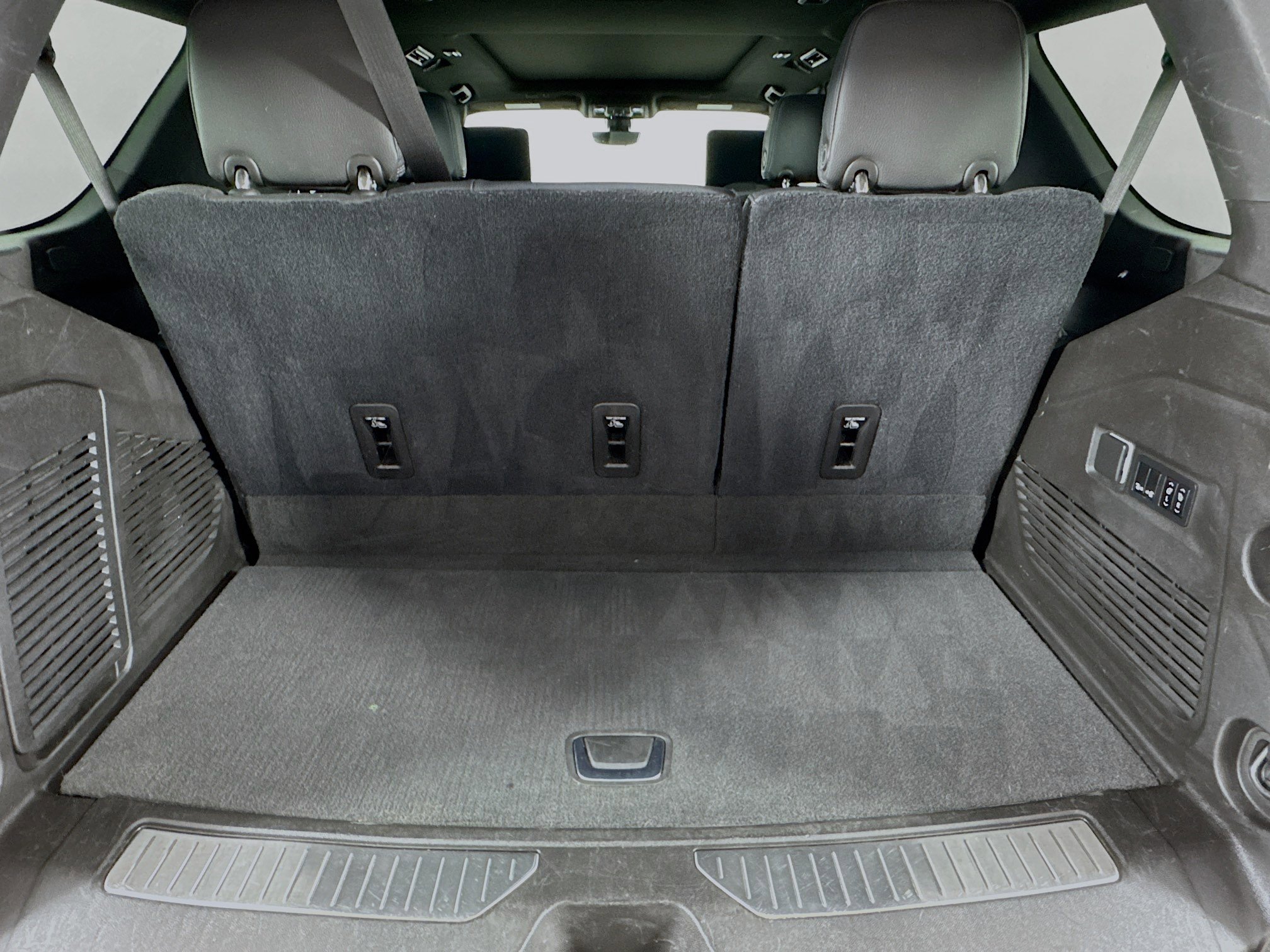 Used 2021 GMC Yukon Denali w/ Denali Ultimate Package image 28