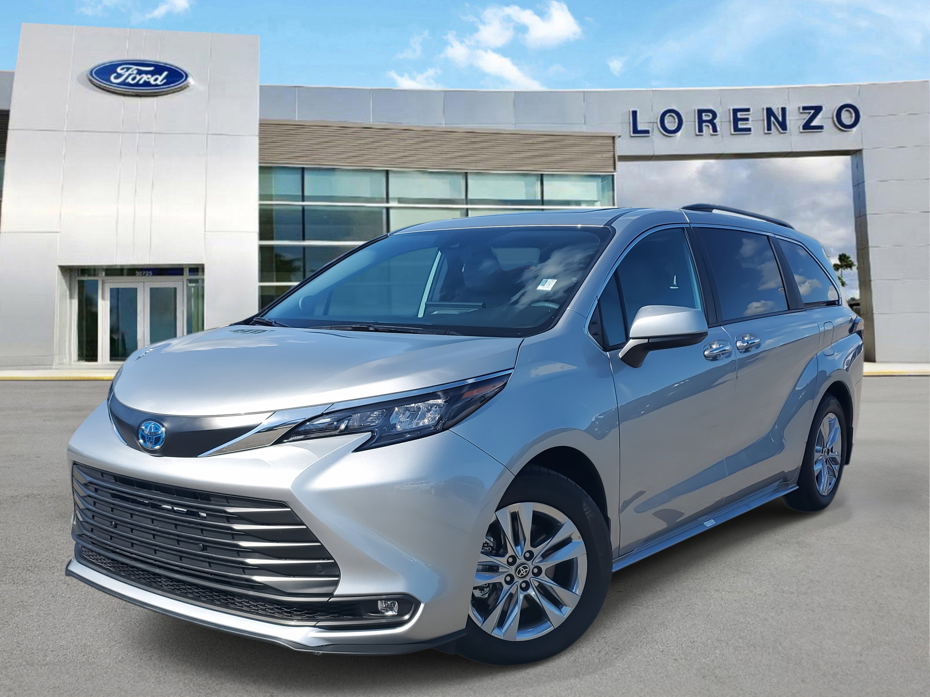Used 2025 Toyota Sienna XLE w/ XLE Plus Package