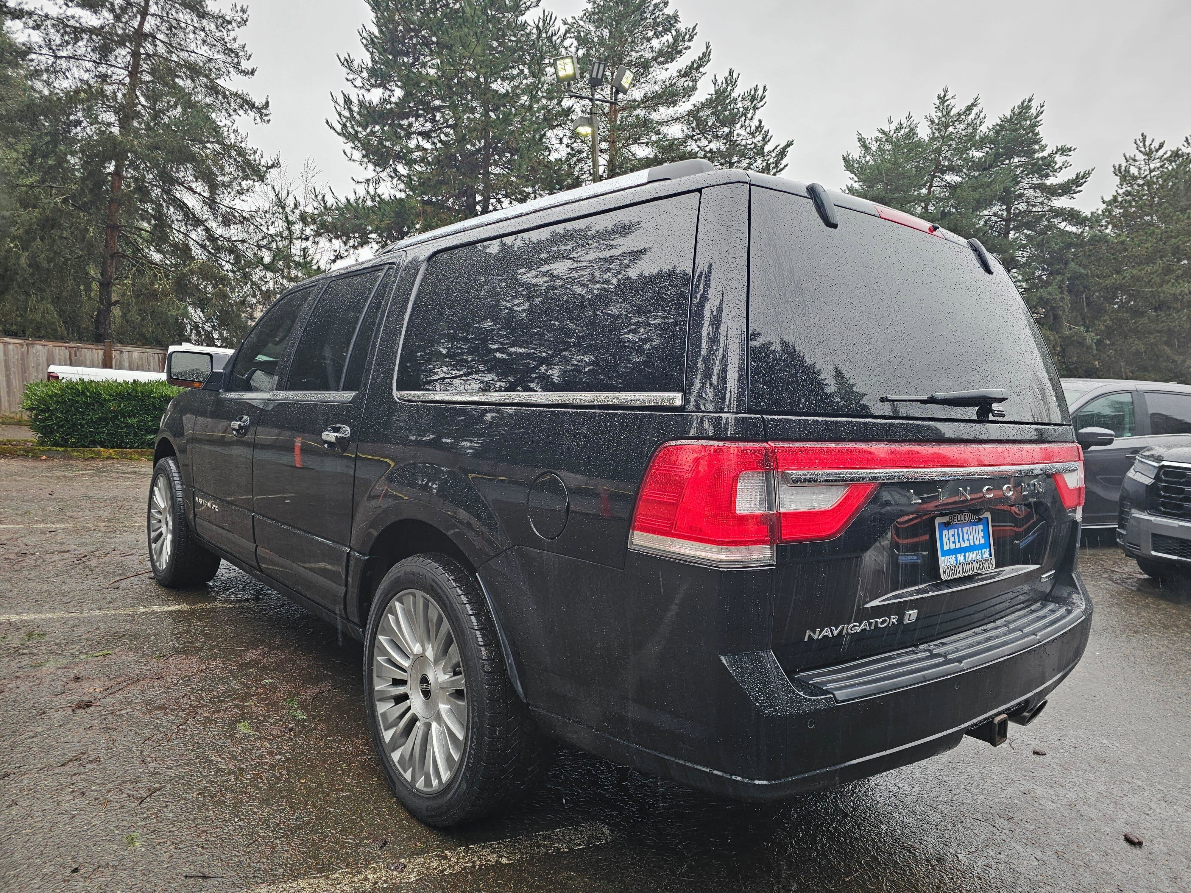 Used 2016 Lincoln Navigator L Reserve image 5