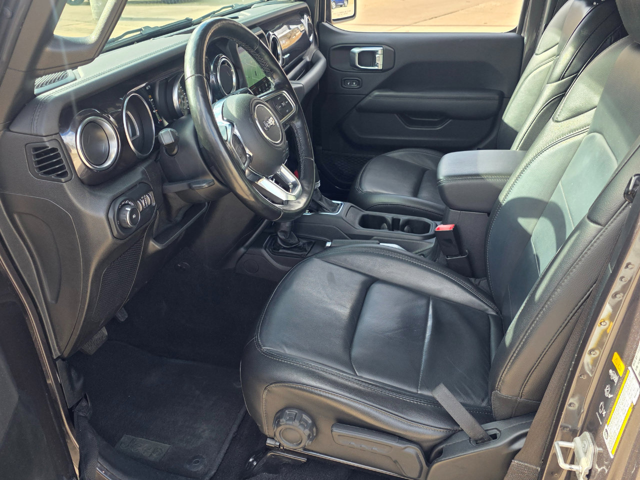 Used 2021 Jeep Wrangler Unlimited Sahara image 7