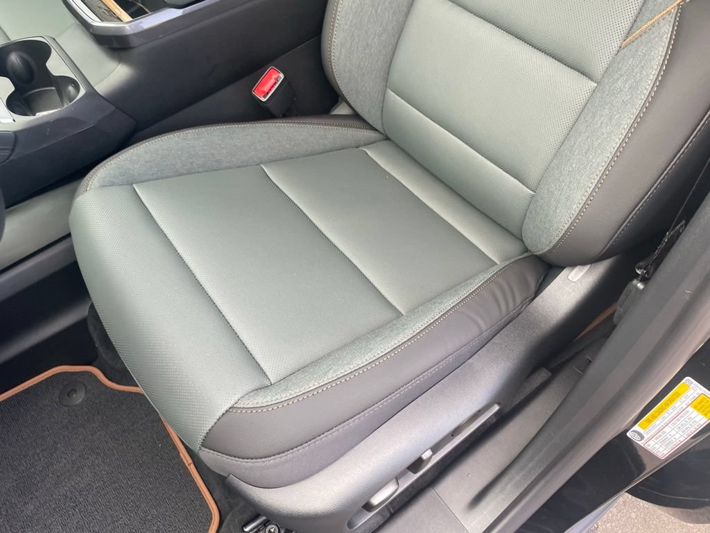 New 2026 GMC Terrain AT4 AWD/4WD image 22