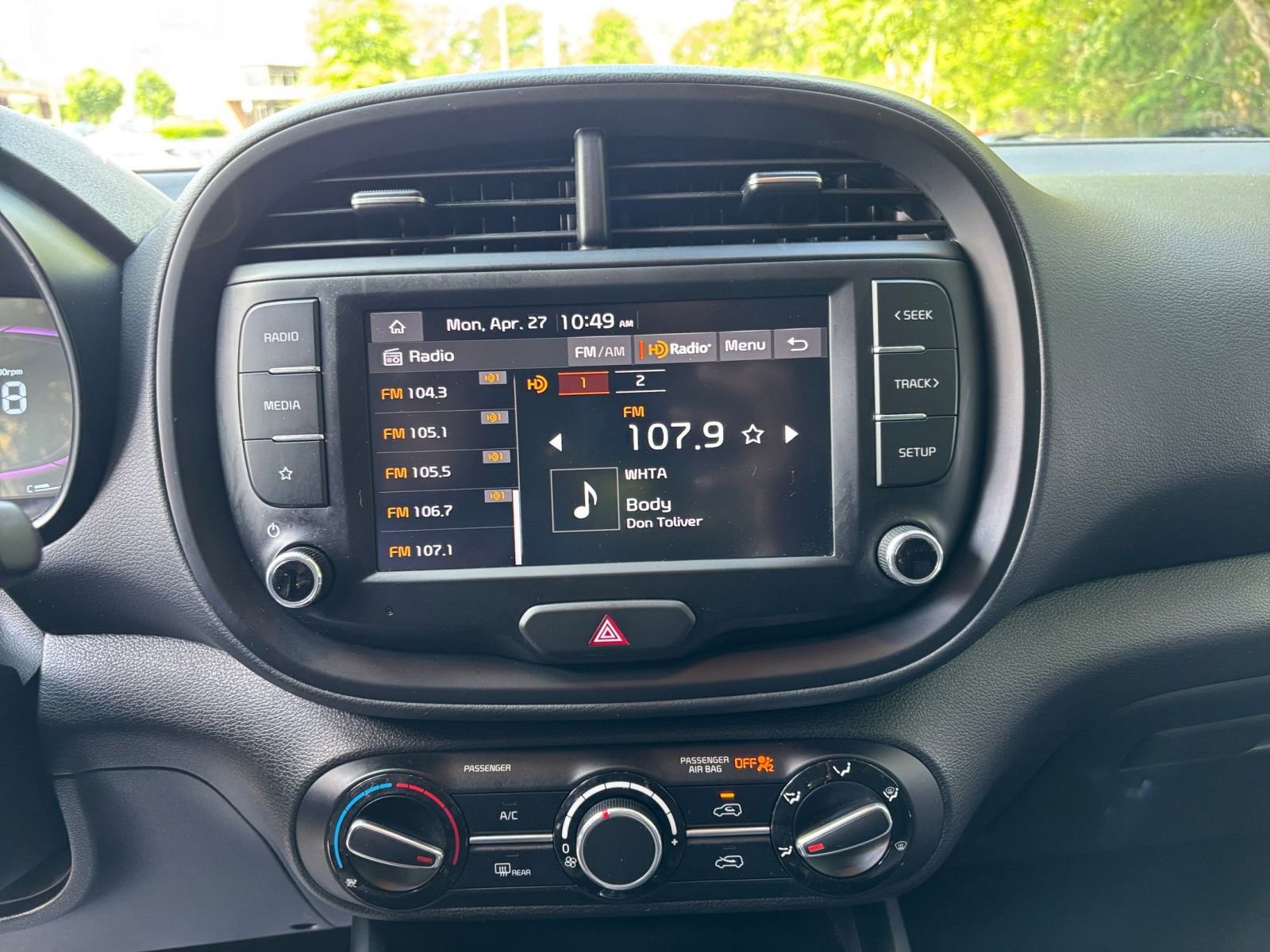 Used 2025 Kia Soul LX w/ LX Technology Package FWD image 20