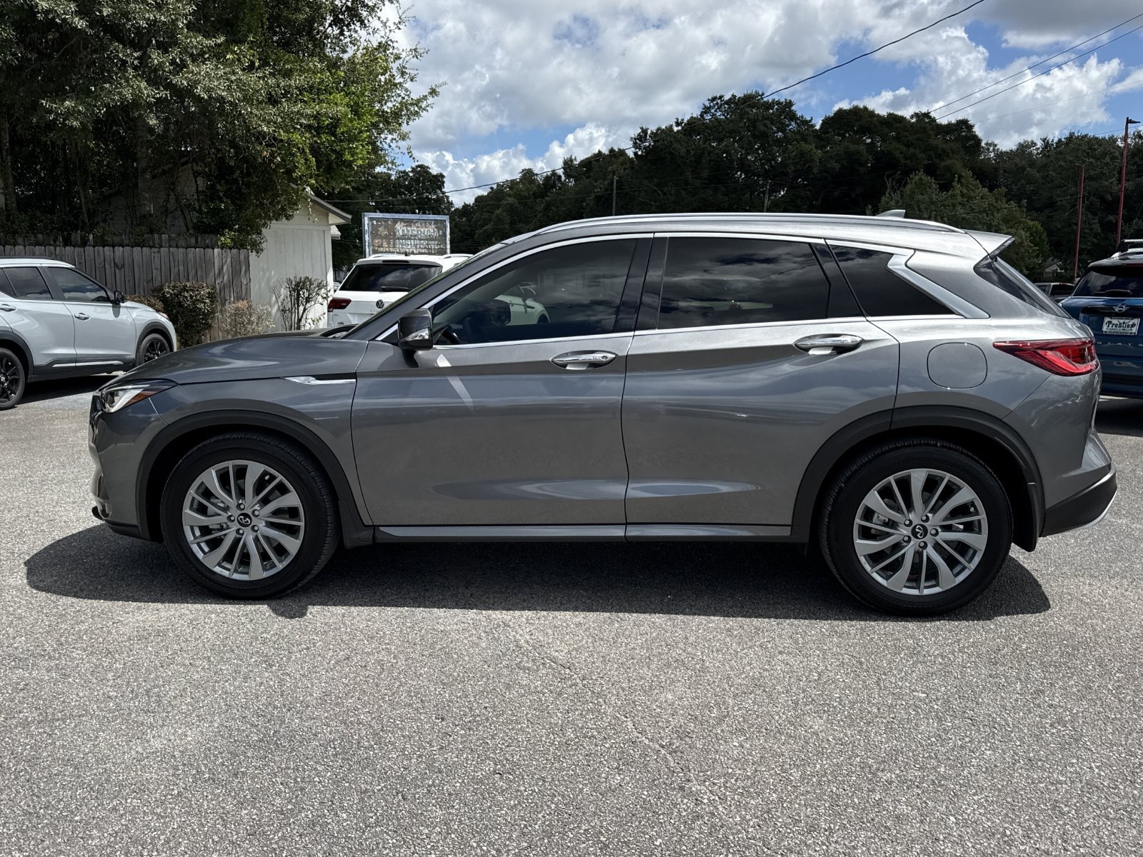 Used 2025 INFINITI QX50 Luxe AWD/4WD image 2