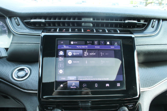 Used 2025 Jeep Grand Cherokee L Laredo AWD/4WD image 19