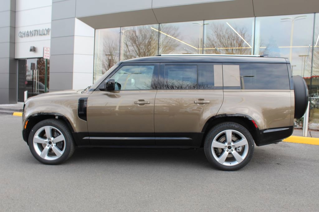 New 2026 Land Rover Defender 130 X-Dynamic SE image 5