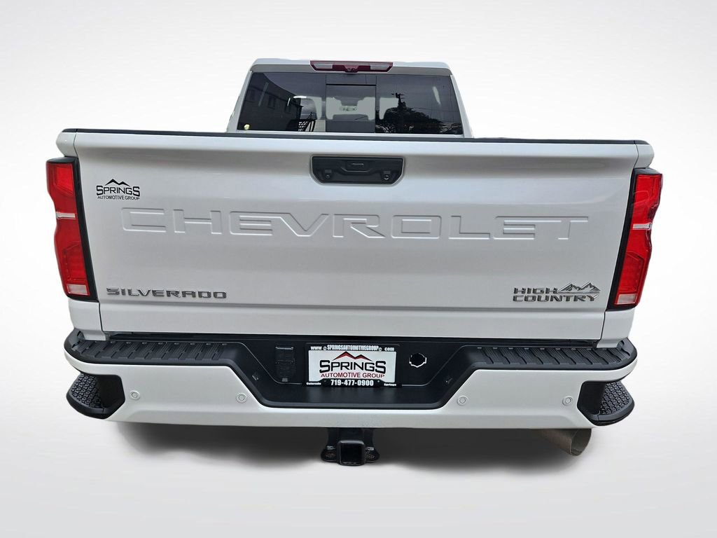 Used 2024 Chevrolet Silverado 2500 High Country w/ Technology Package AWD/4WD image 4