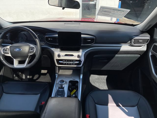 Used 2023 Ford Explorer XLT w/ Equipment Group 202A AWD/4WD image 36