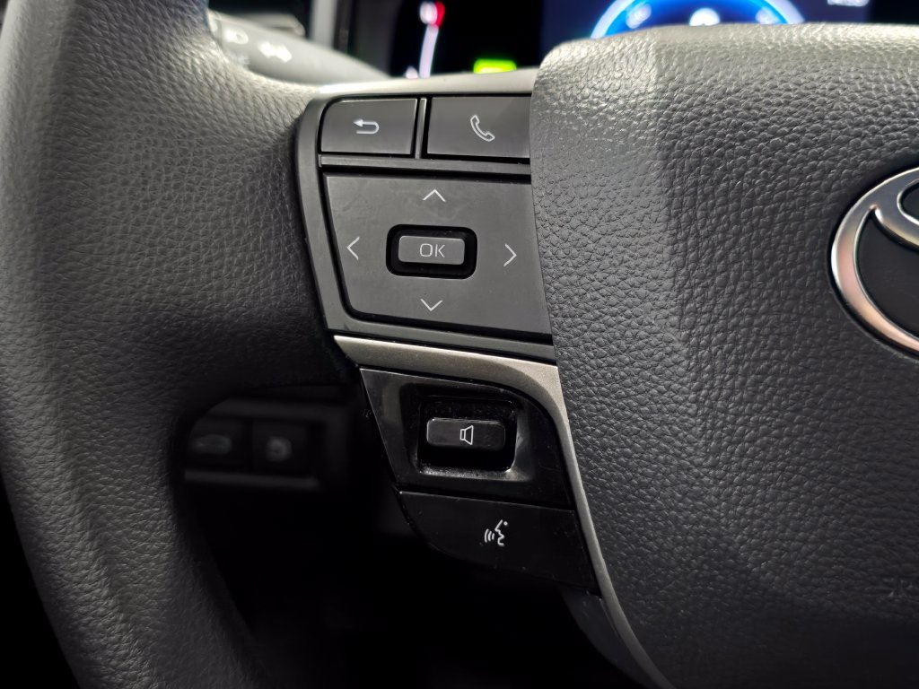 Certified 2025 Toyota Camry LE FWD image 32