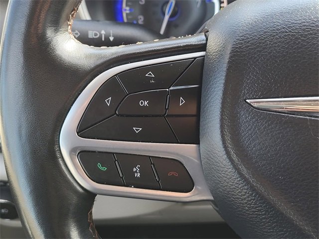 Used 2020 Chrysler Pacifica Touring-L w/ Advanced Safetytec Group image 31