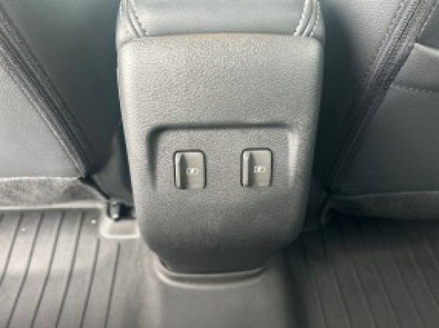 Used 2024 Nissan Kicks SR w/ SR Premium Package image 15