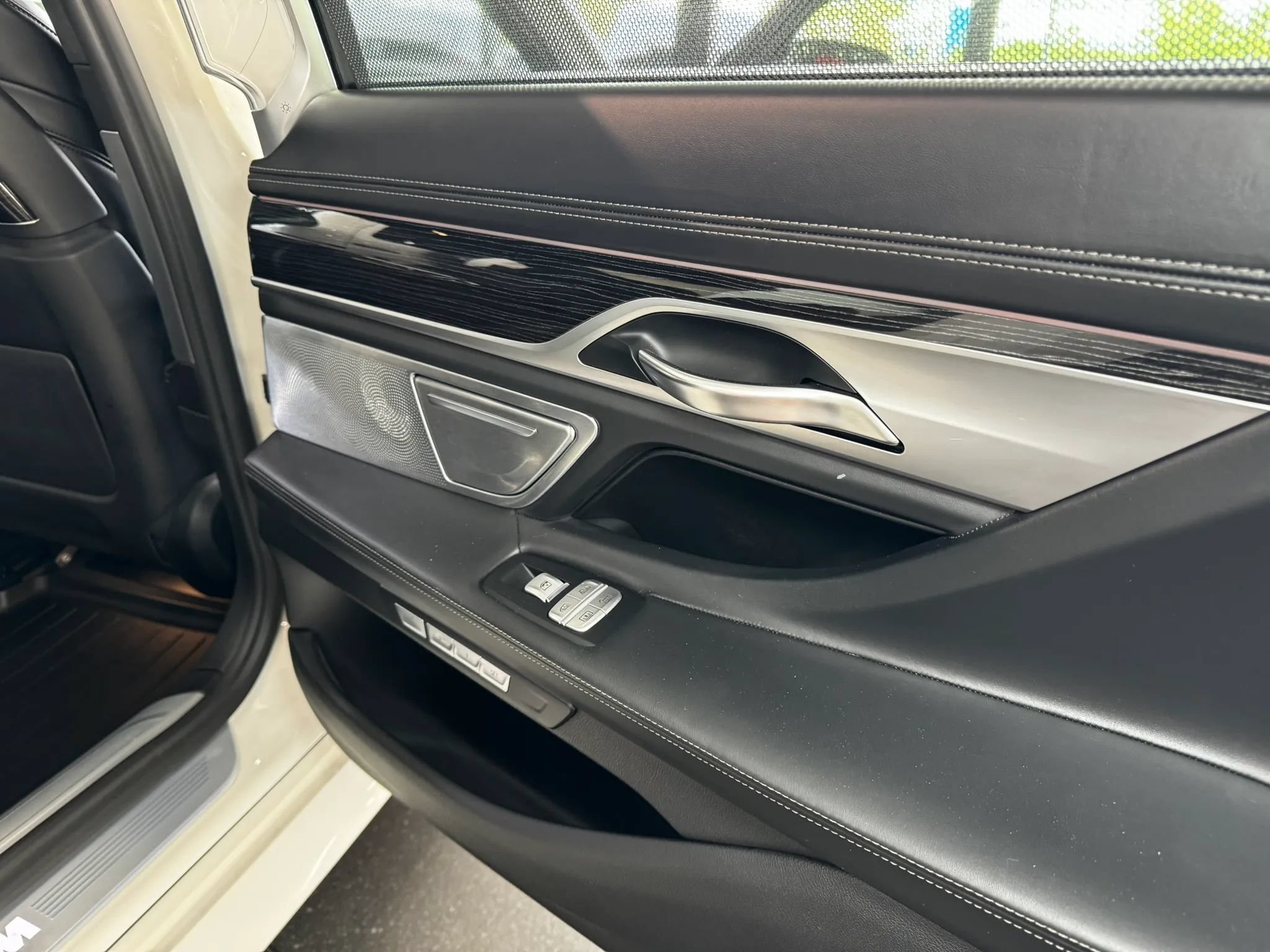 Used 2018 BMW 750i xDrive AWD/4WD image 18