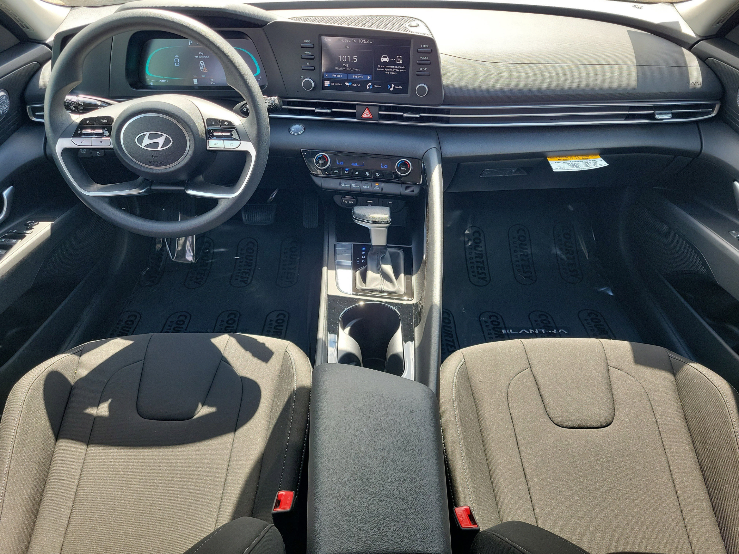 New 2025 Hyundai Elantra Hybrid FWD image 24