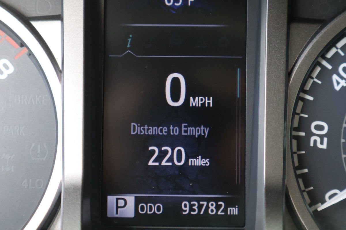 Used 2017 Toyota Tacoma SR5 w/ Tow Package image 45