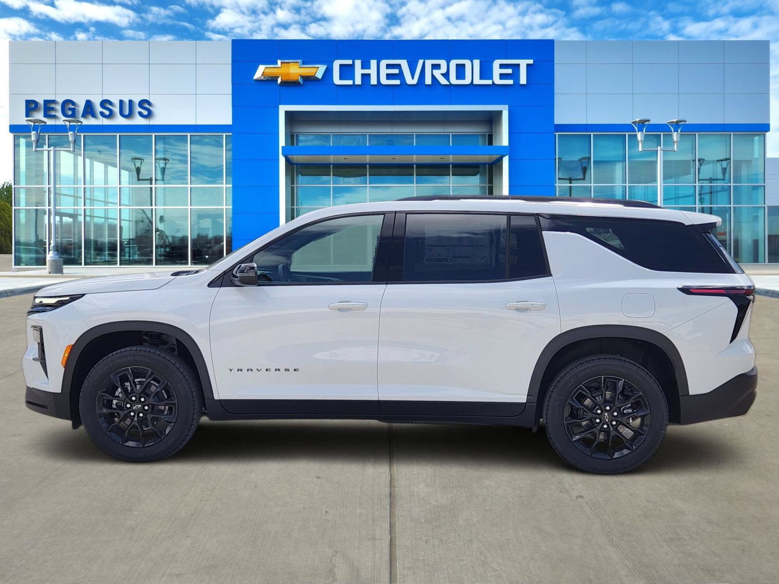 New 2026 Chevrolet Traverse LT w/ Midnight/Sport Edition FWD image 3