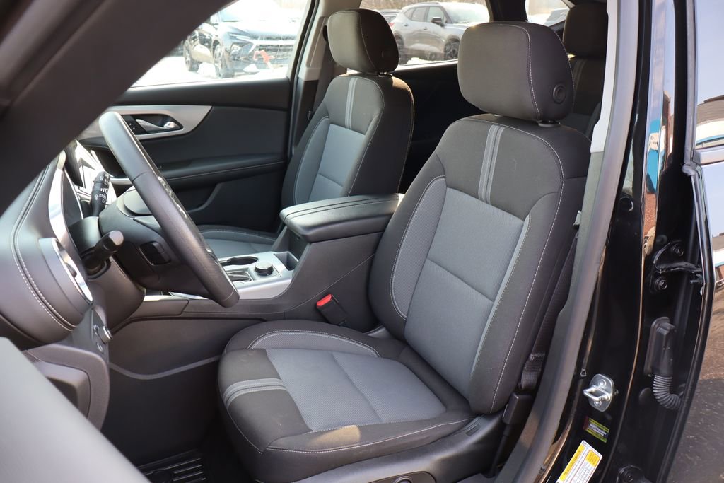 Used 2023 Chevrolet Blazer LT w/ Midnight/Sport Edition image 10